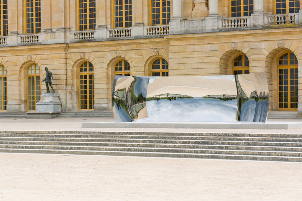 Exhibition view, Ch&acirc;teau de Versailles - © Mennour