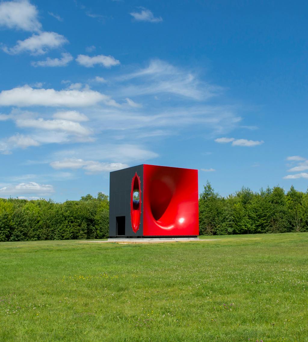 Exhibition view, Ch&acirc;teau de Versailles - © Mennour