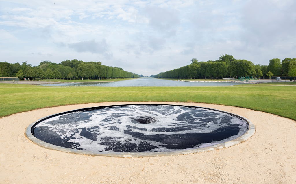 Exhibition view, Ch&acirc;teau de Versailles - © Mennour