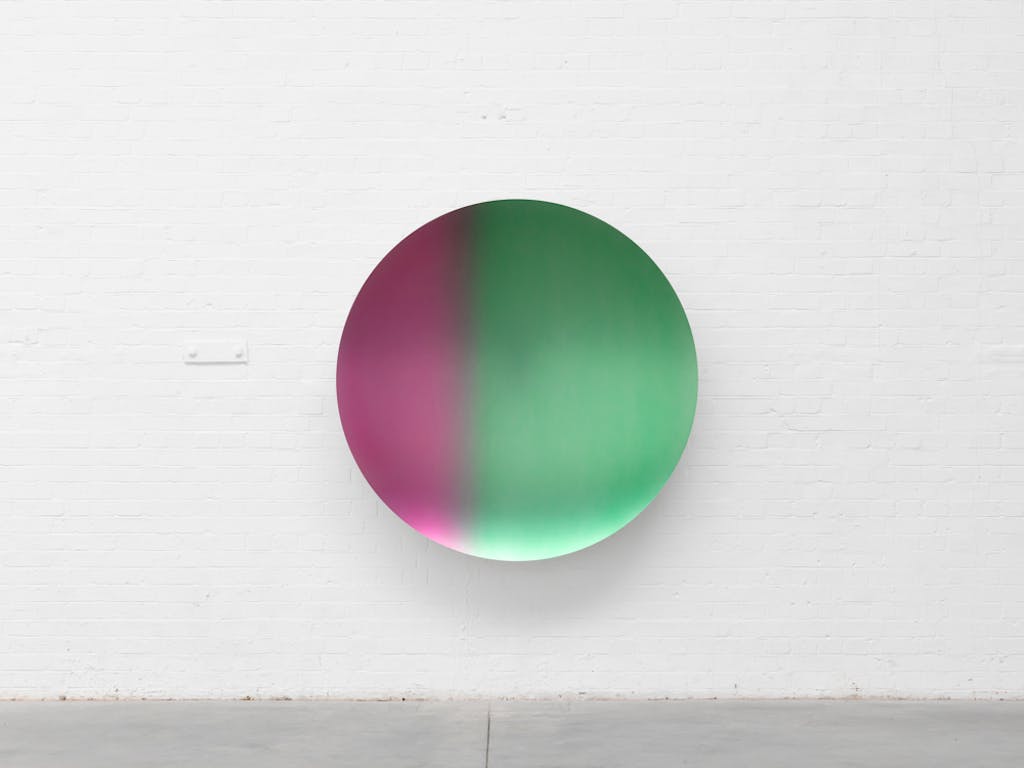 Glisten (Pink to Green Satin) - © Mennour