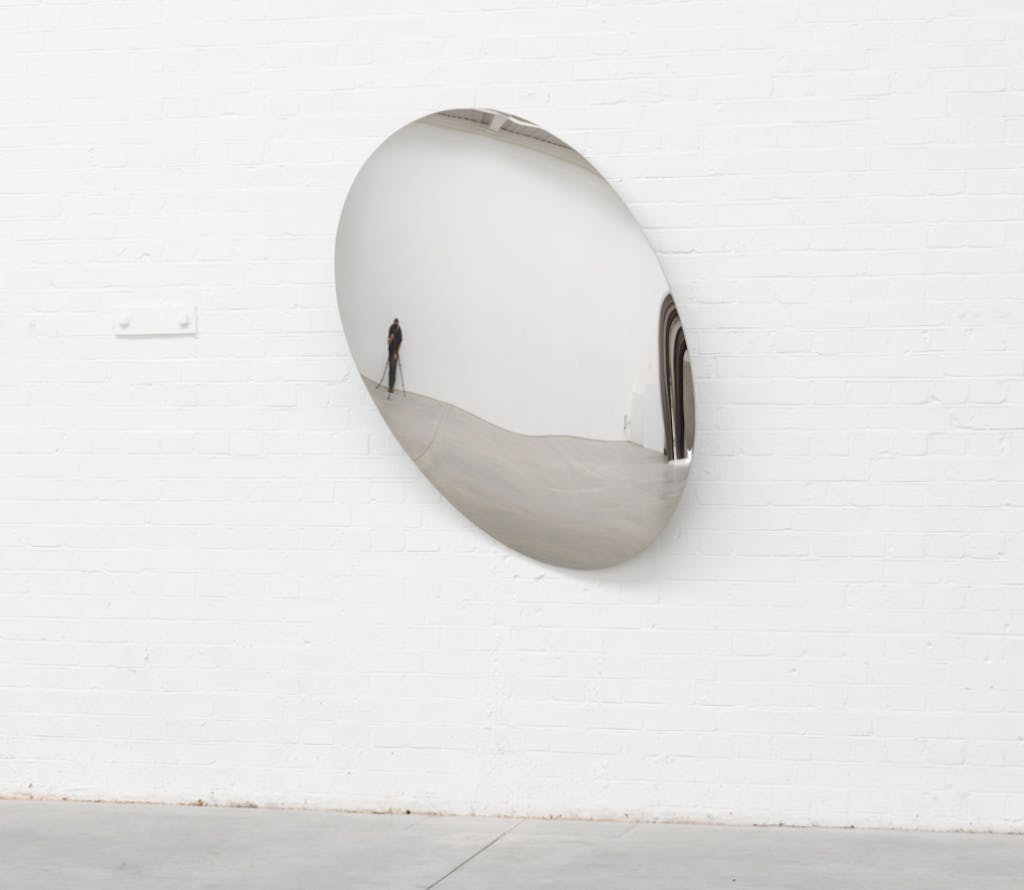 Mirror (Wave) - © Mennour