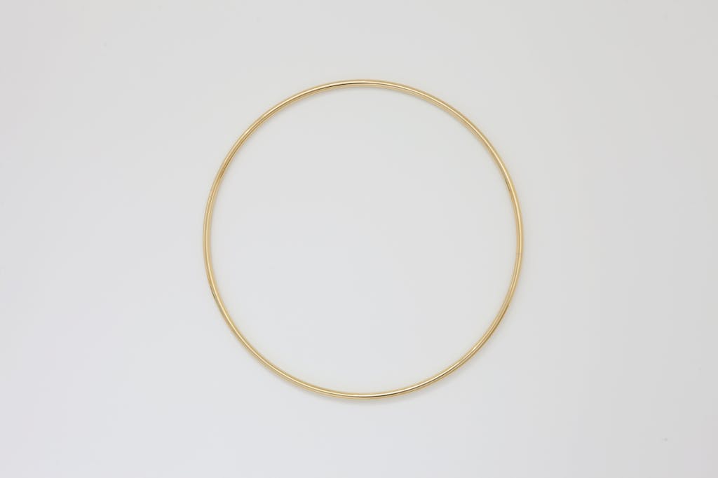 Untitled (anneau dor&eacute;) - © Mennour