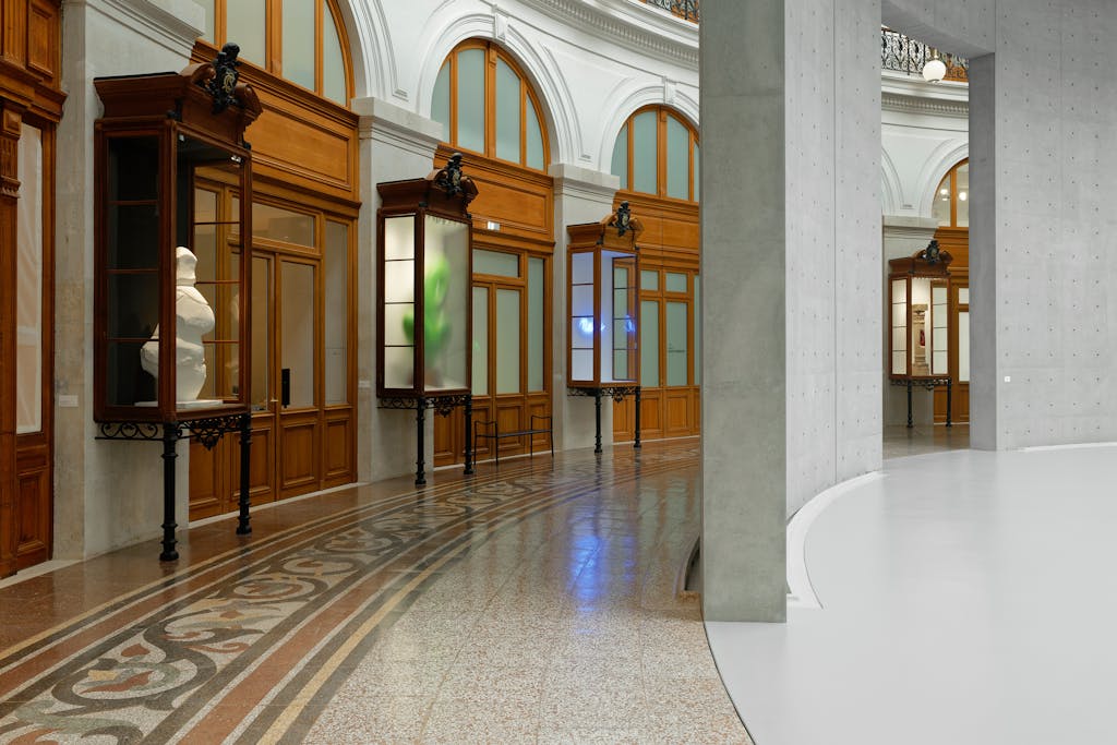 Exhibition view, Bourse de Commerce  &mdash; Pinault Collection, Paris - © Mennour