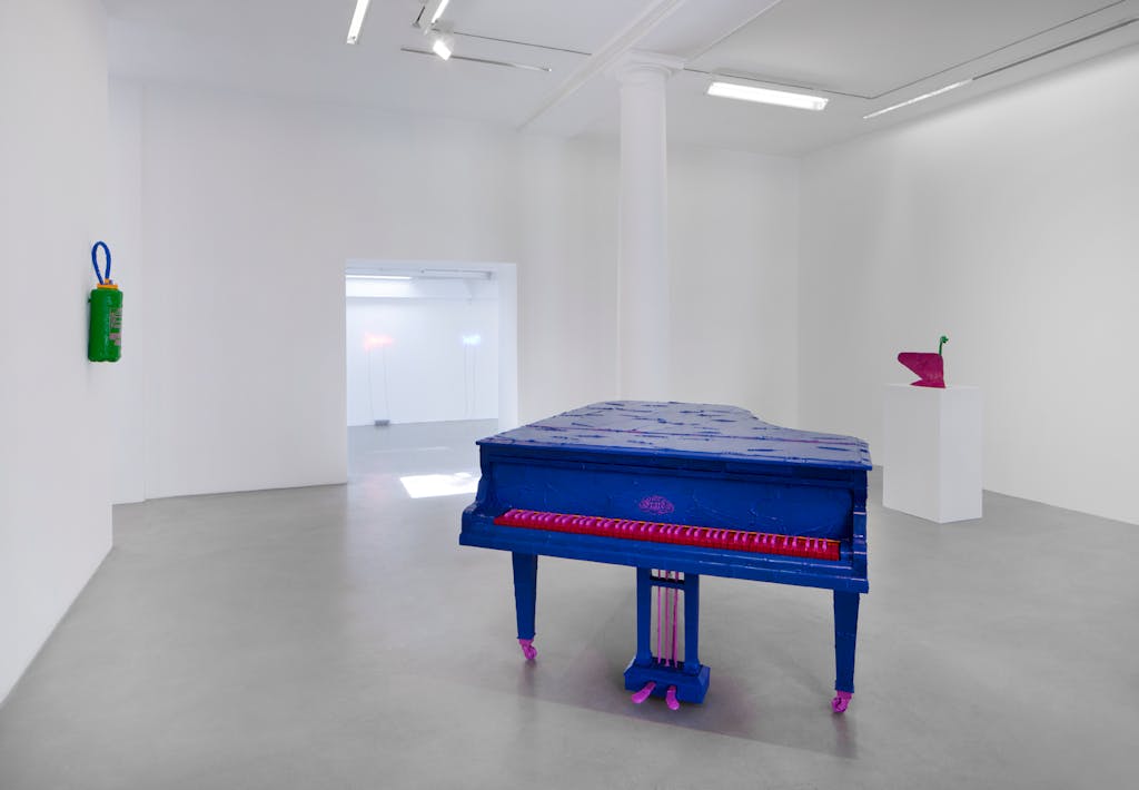 Exhibition view, kamel mennour, Paris - © kamel mennour