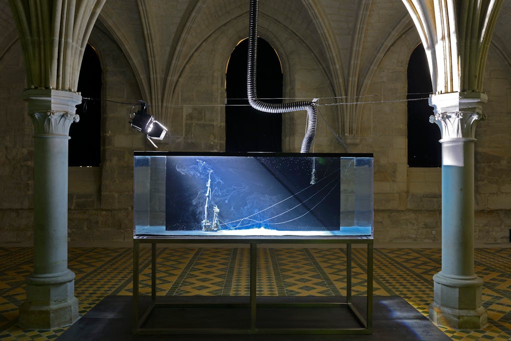 Exhibition view, Abbaye de Maubuisson, Saint-Ouen-l'Aumône - © kamel mennour