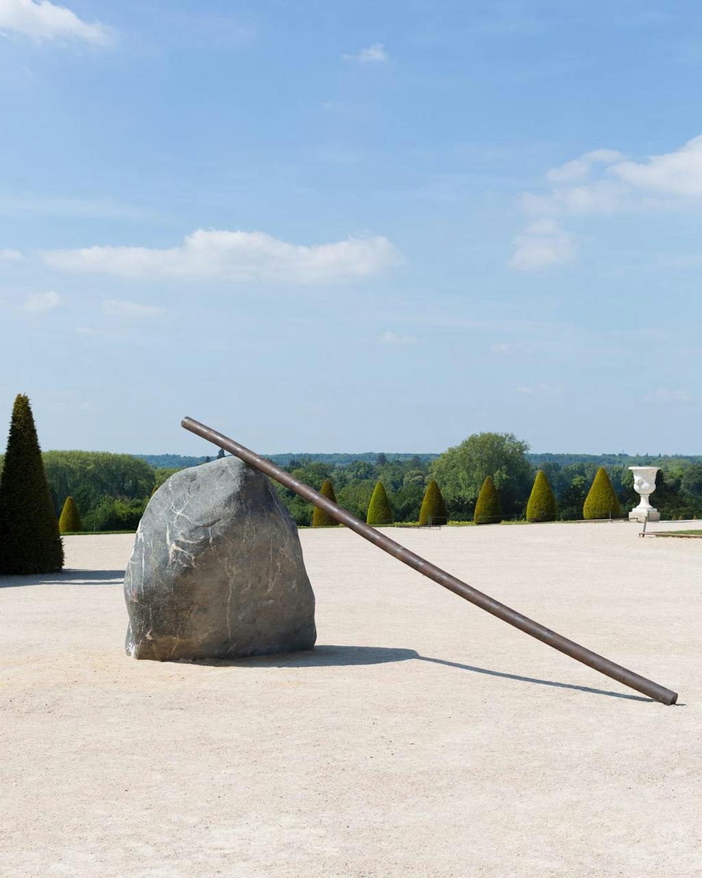 Exhibition view, Ch&acirc;teau de Versailles - © kamel mennour