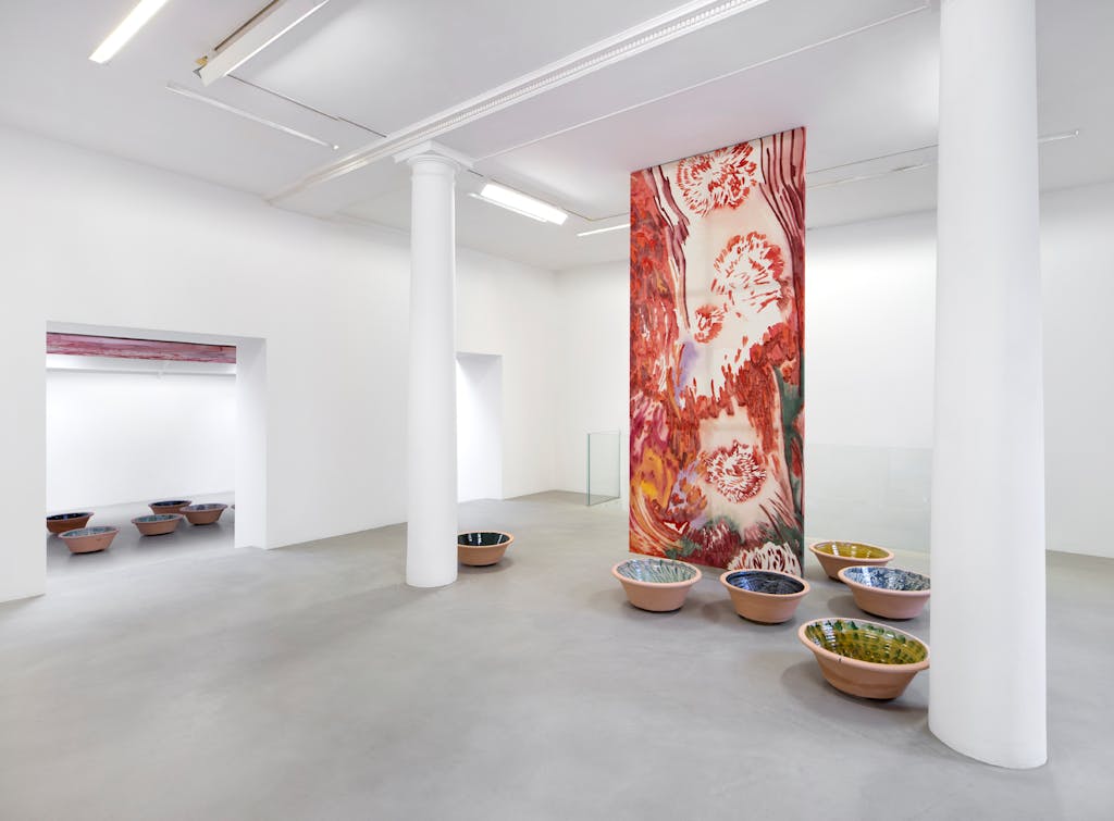 Exhibition view, kamel mennour, Paris - © kamel mennour