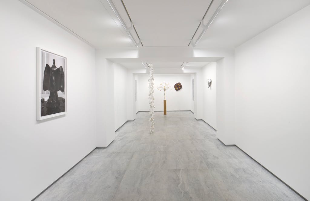 Exhibition view, kamel mennour, Paris - © kamel mennour