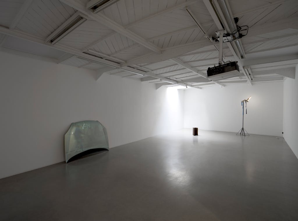 Exhibition view, kamel mennour, Paris - © kamel mennour