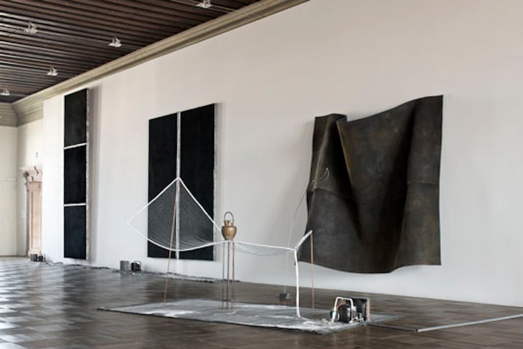 Exhibition view, Galleria Internazionale d&#039;Arte Moderna di Cà Pesaro, Venice - © kamel mennour