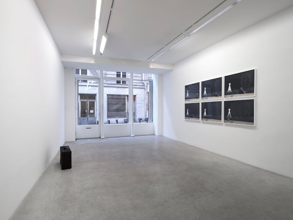 Exhibition view, kamel mennour, Paris - © kamel mennour