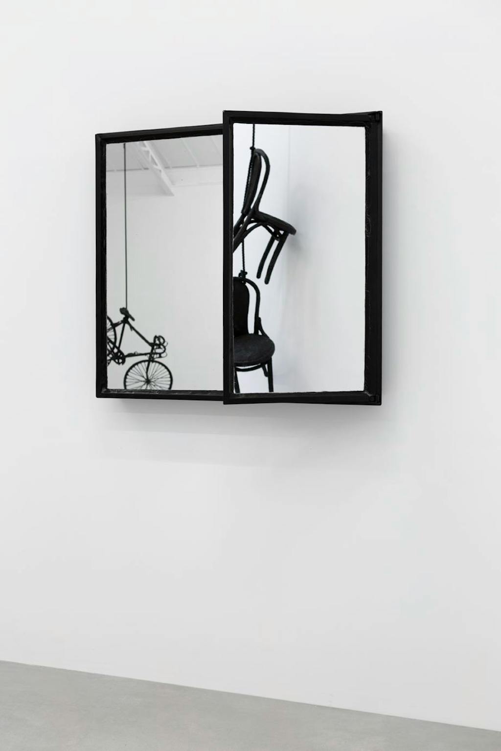 Two Windows - © kamel mennour