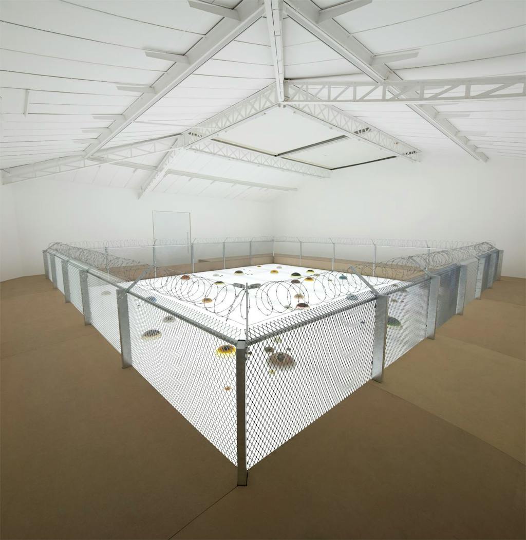 Exhibition view, kamel mennour, Paris - © kamel mennour