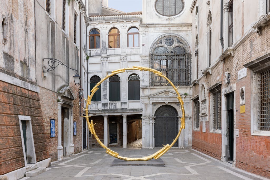 Exhibition view, Scuola Grande San Giovanni Evangelista di Venezia - © Mennour