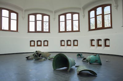 Latifa Echakhch - Kiosk Gand - © Mennour
